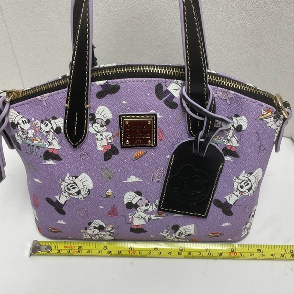 Dooney & Bourke 2019 Disney’s Food Wine Shoulder Bag Tote Purse Passholder - New - Picture 5 of 9